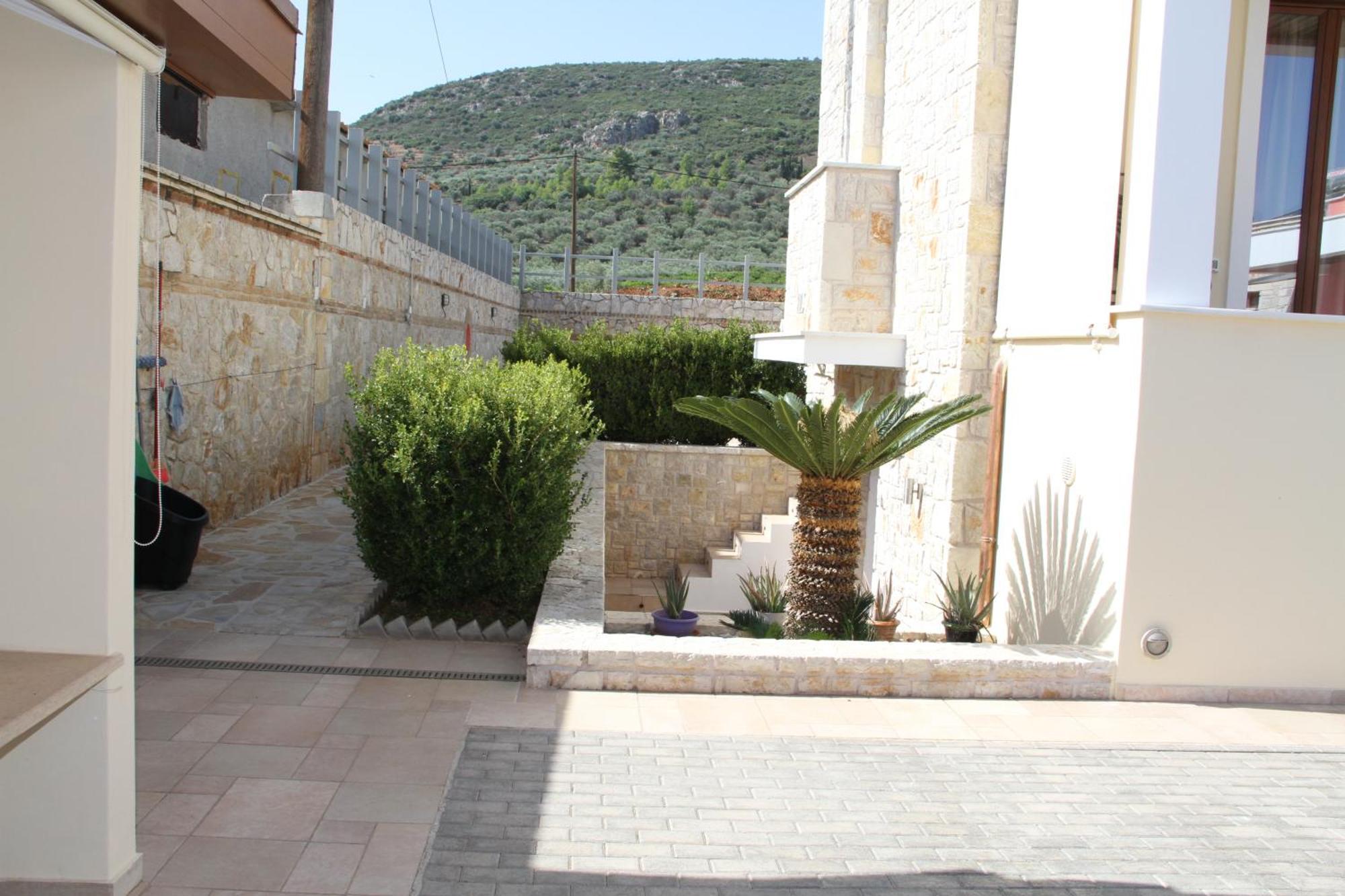Αριων Village & Suites Nafplio Exterior photo